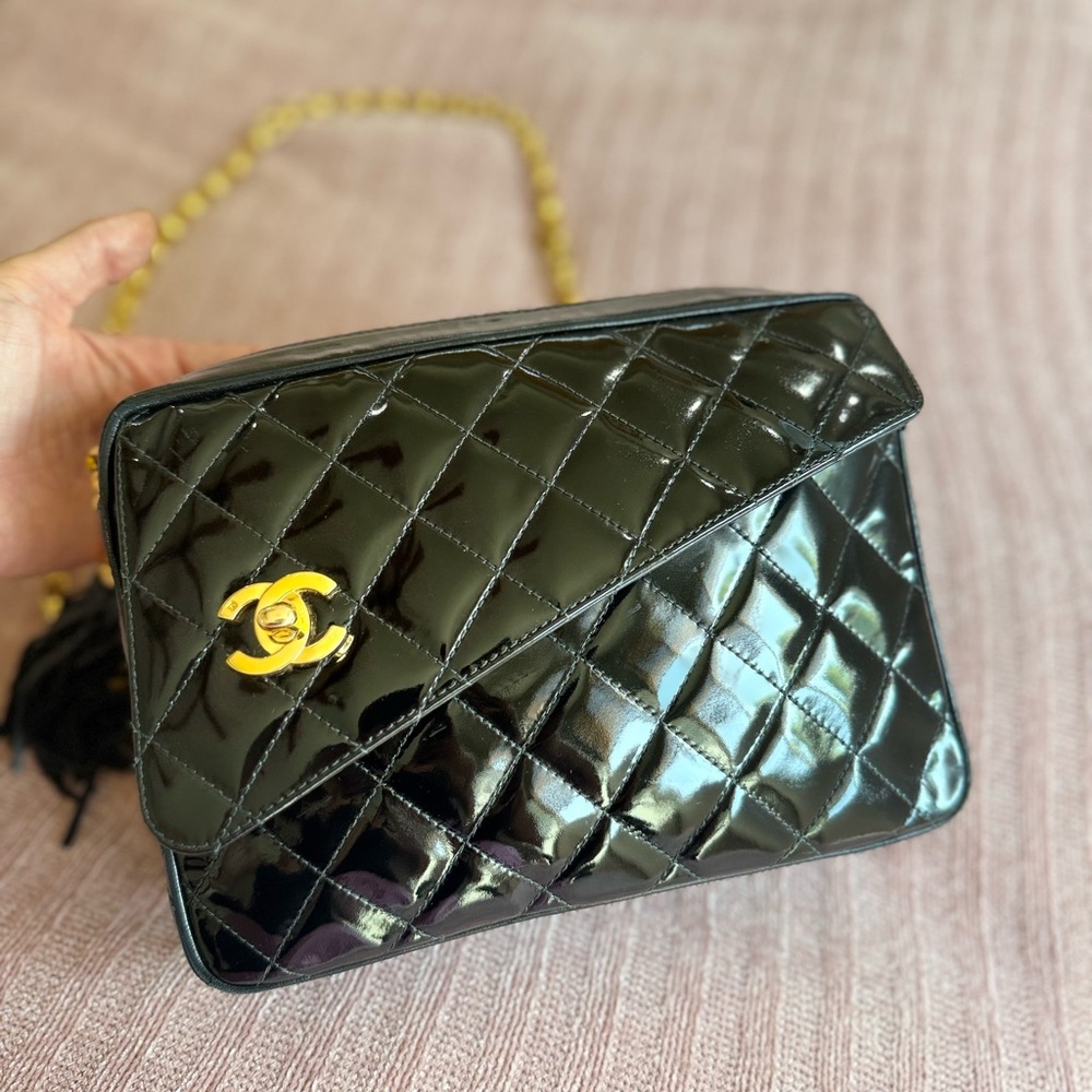 Vintage Chanel crossbody bag gold plated